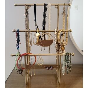 Simple Gold Jewelry Stand